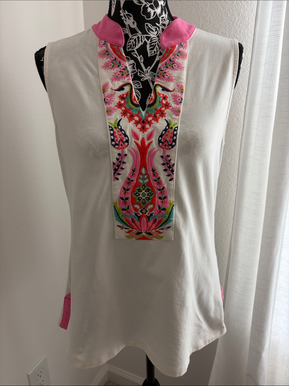Spartina 449 White Sleeveless Camisole with Pink Embroidered Placket